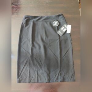 NWT Dressbarn Black Slimming Sensations Women's Skirt - Size 6